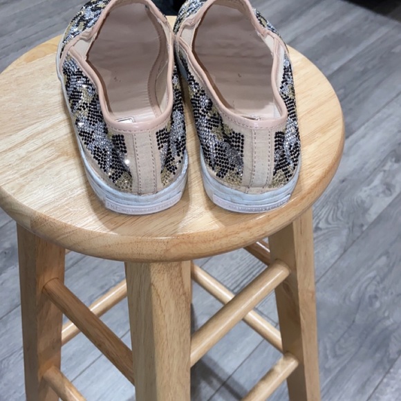 Shoes - Picture 4 of 5